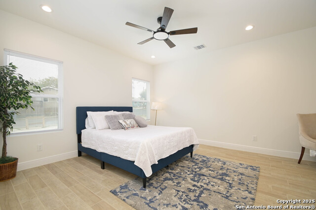 Listing photo id 7 for 1526 Norfleet