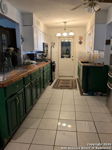 Listing photo id 2 for 5819 Cayuga