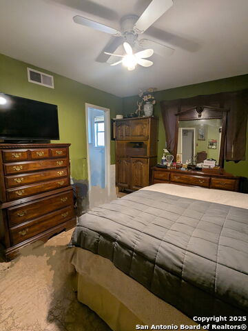Listing photo id 4 for 5819 Cayuga