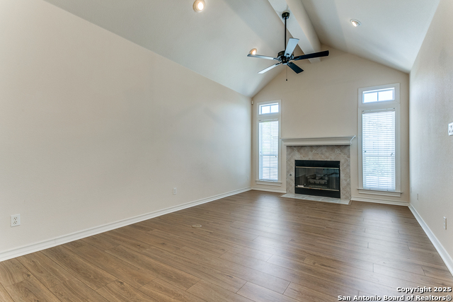 Listing photo id 9 for 91 Oakwell Farms