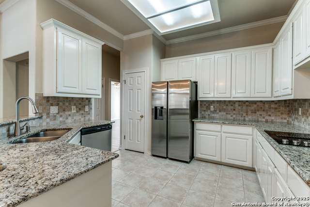 Listing photo id 11 for 91 Oakwell Farms