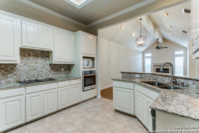 Listing photo id 12 for 91 Oakwell Farms