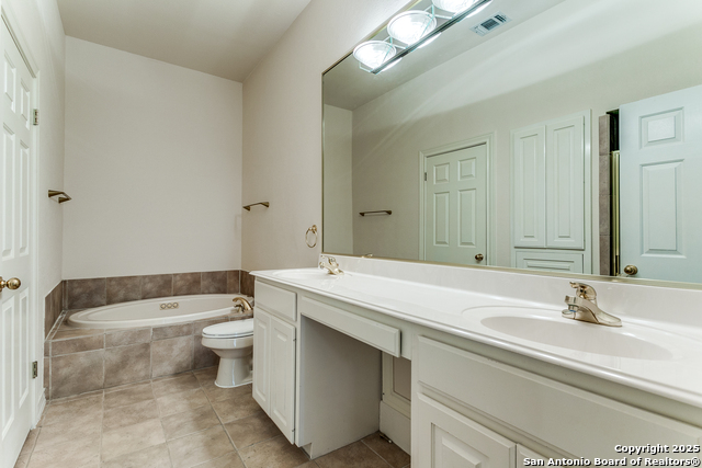 Listing photo id 16 for 91 Oakwell Farms