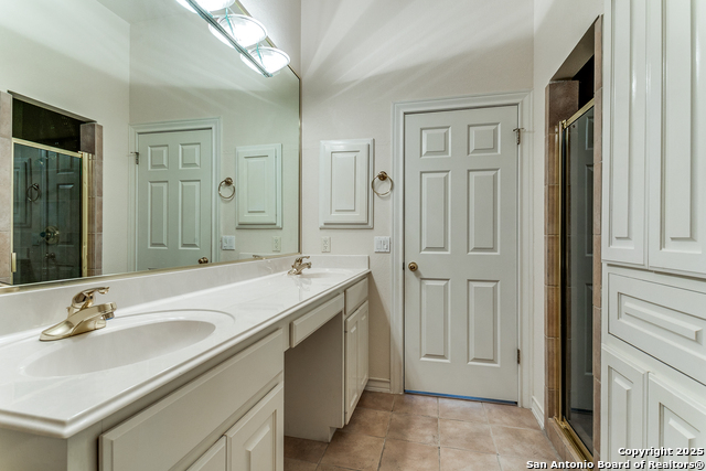 Listing photo id 17 for 91 Oakwell Farms