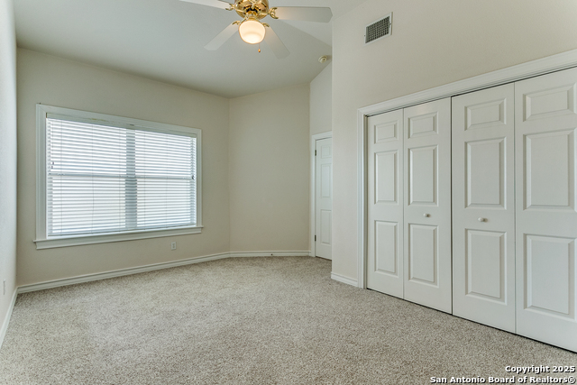 Listing photo id 18 for 91 Oakwell Farms