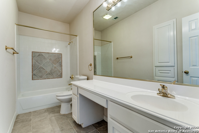 Listing photo id 21 for 91 Oakwell Farms