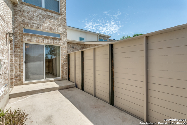 Listing photo id 22 for 91 Oakwell Farms