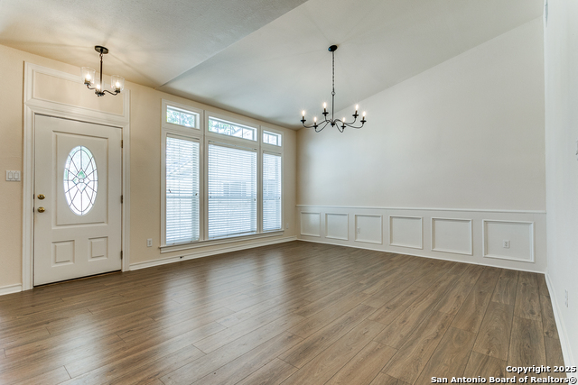 Listing photo id 1 for 91 Oakwell Farms