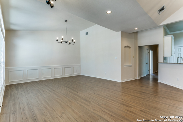 Listing photo id 2 for 91 Oakwell Farms