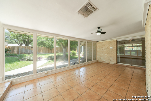 Image 31 of 40 For 425 Crestwind