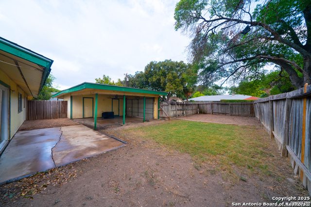 Image 16 of 19 For 5627 Walzem  