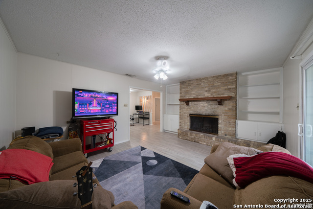 Image 6 of 19 For 5627 Walzem  