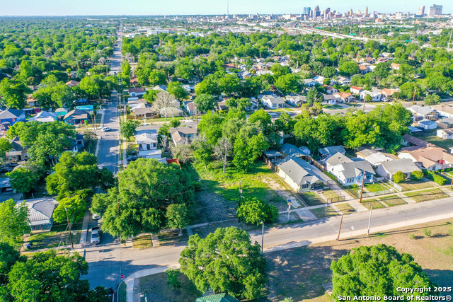 Listing photo id 5 for 255 Park Blvd N
