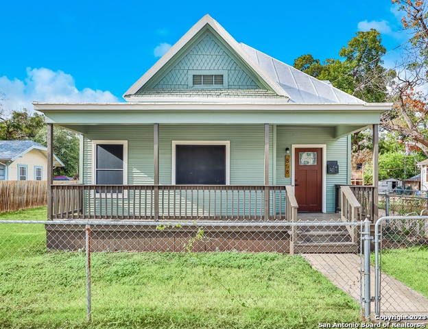 Image 3 of 15 For 858 Steves Ave