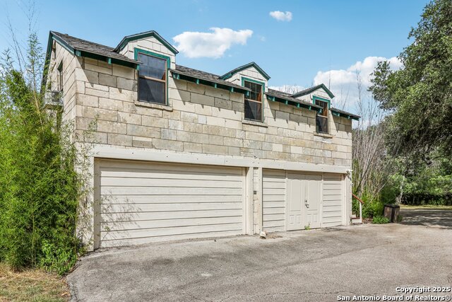 Listing photo id 13 for 7735 Mocking Bird Lane