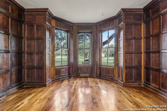 Listing photo id 2 for 7735 Mocking Bird Lane