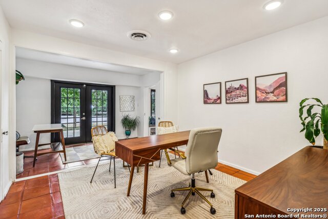 Listing photo id 6 for 7735 Mocking Bird Lane