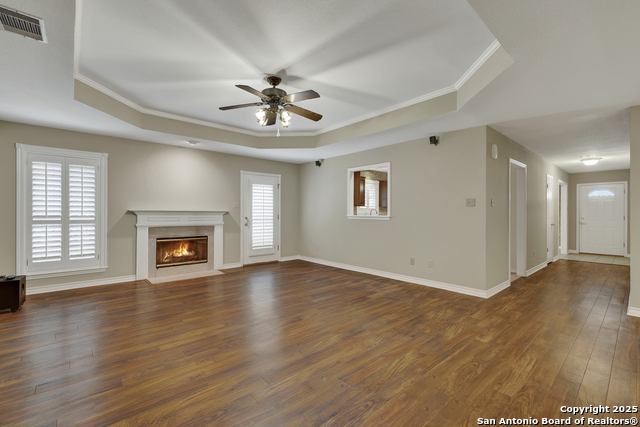 Listing photo id 15 for 2349 Essex Grace