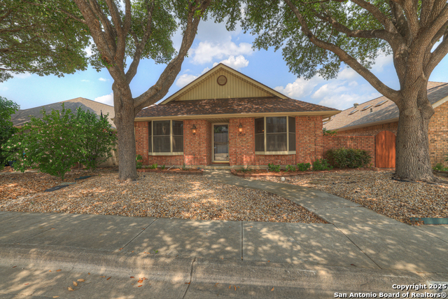 Listing photo id 0 for 2349 Essex Grace