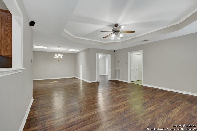 Listing photo id 20 for 2349 Essex Grace