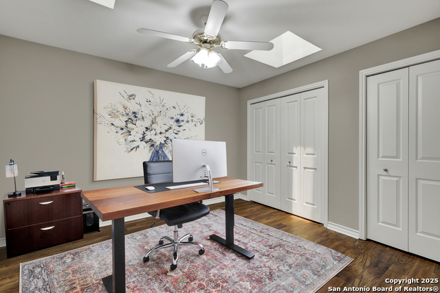 Listing photo id 21 for 2349 Essex Grace