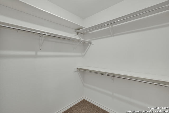 Listing photo id 31 for 2349 Essex Grace