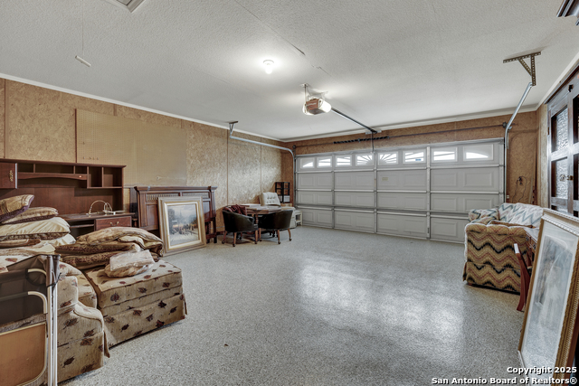 Listing photo id 40 for 2349 Essex Grace