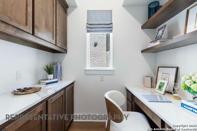 Listing photo id 15 for 2958 Mckinnie