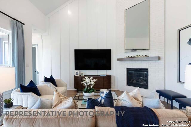 Listing photo id 2 for 2958 Mckinnie