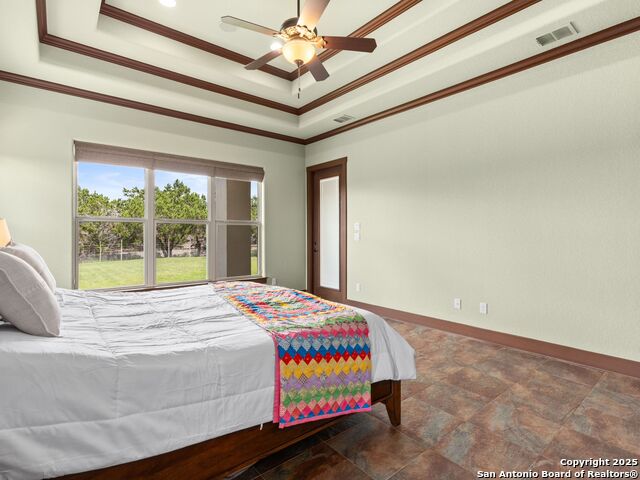 Listing photo id 16 for 103 Falcon Crest