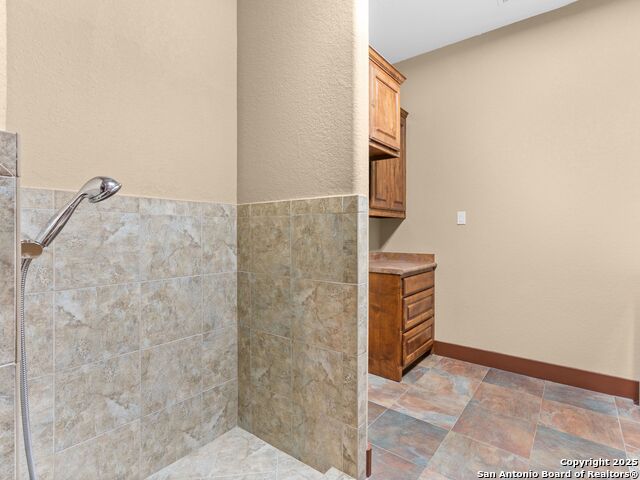 Listing photo id 22 for 103 Falcon Crest