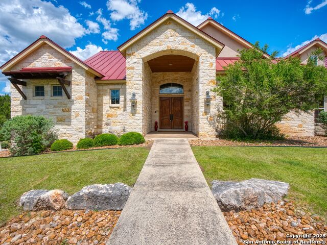 Listing photo id 1 for 103 Falcon Crest