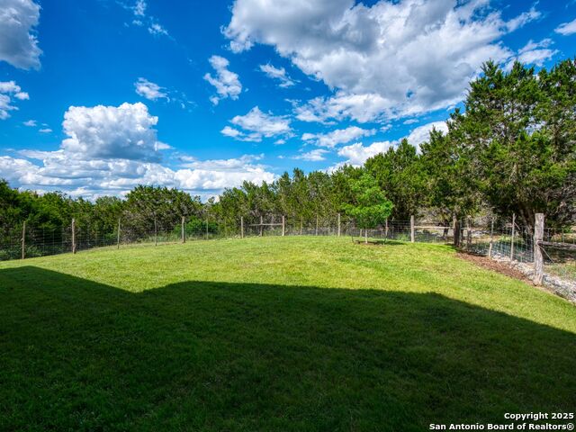 Listing photo id 31 for 103 Falcon Crest