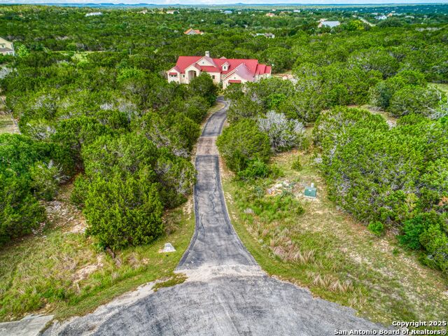 Listing photo id 33 for 103 Falcon Crest