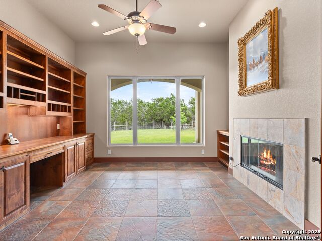 Listing photo id 4 for 103 Falcon Crest