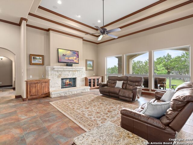 Listing photo id 6 for 103 Falcon Crest