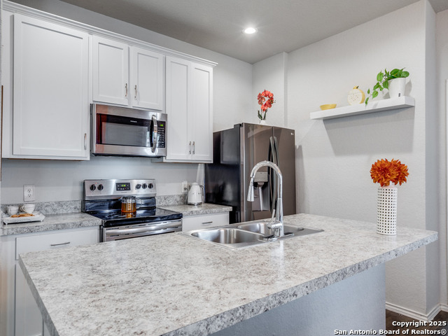 Image 10 of 25 For 607 Pleasanton Spring