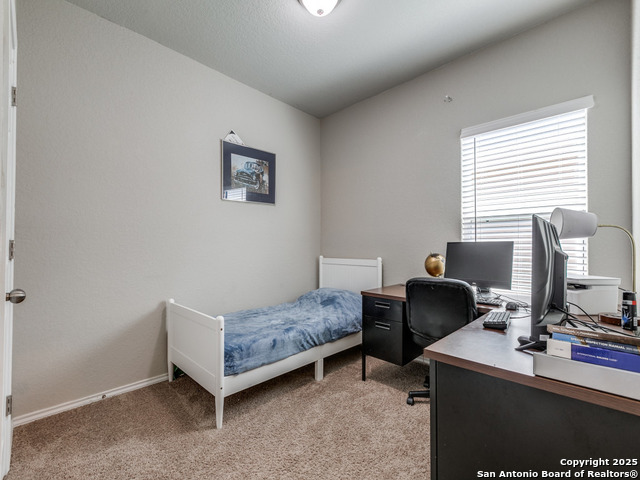 Image 19 of 25 For 607 Pleasanton Spring