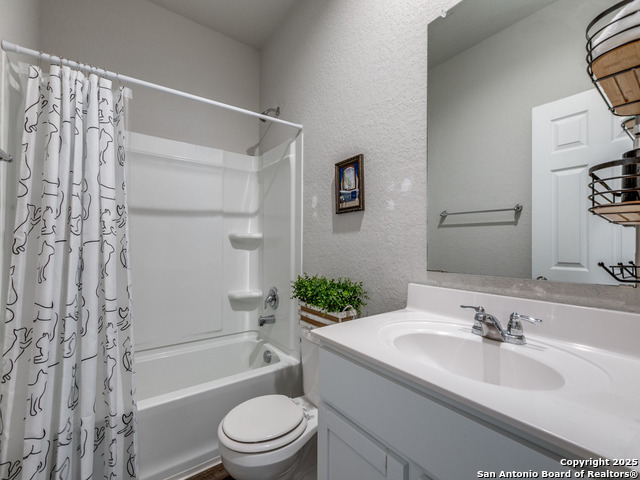 Image 20 of 25 For 607 Pleasanton Spring