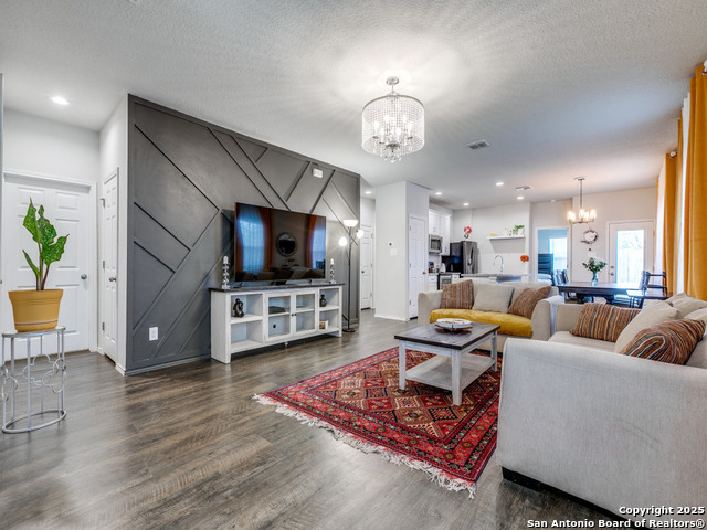 Image 4 of 25 For 607 Pleasanton Spring