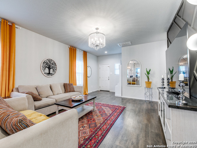Image 7 of 25 For 607 Pleasanton Spring