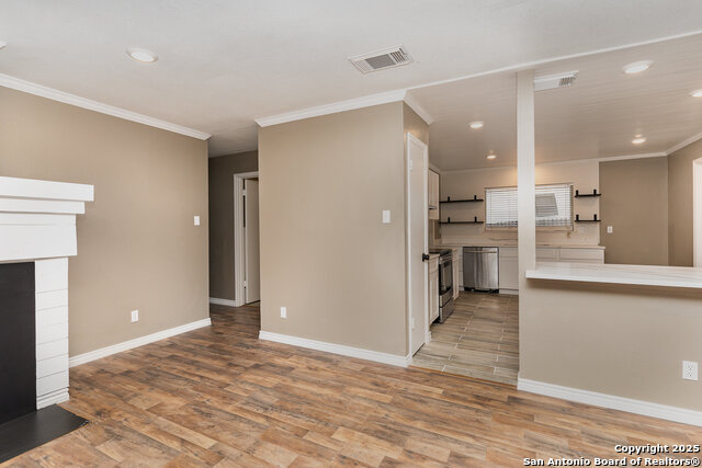 Image 9 of 21 For 4543 Stradford
