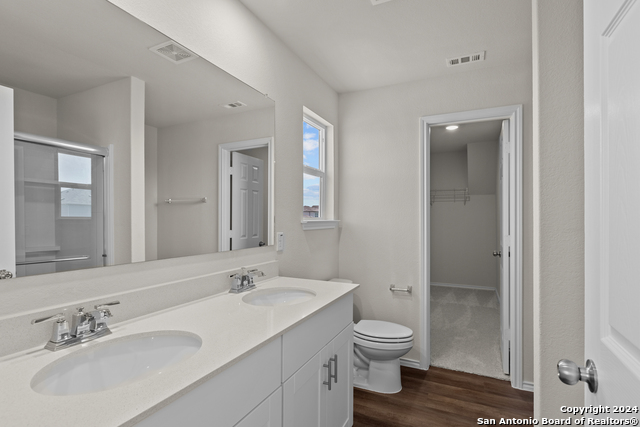 Listing photo id 14 for 4068 Paddock Trail