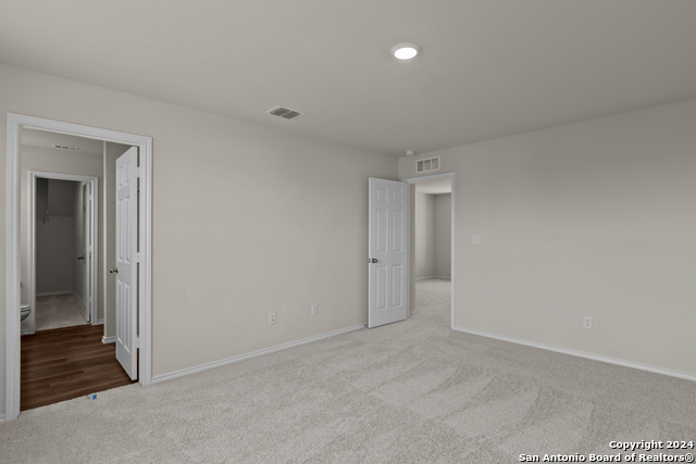 Listing photo id 16 for 4068 Paddock Trail