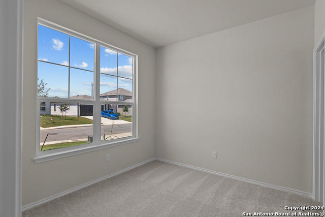Listing photo id 7 for 4068 Paddock Trail