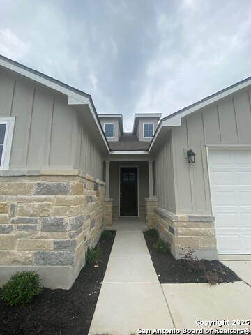 Image 4 of 32 For 2050 Newforest Peak