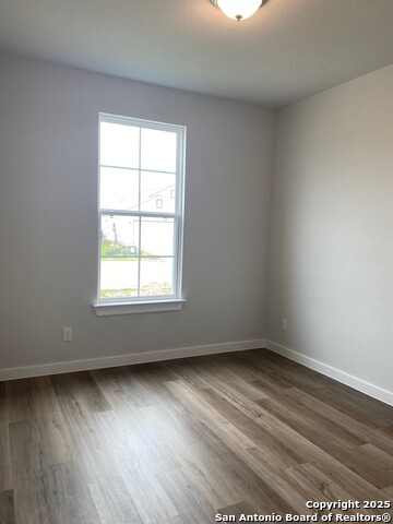 Image 8 of 32 For 2050 Newforest Peak