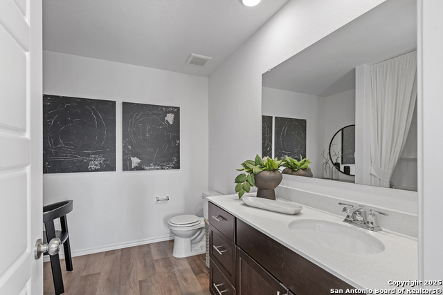 Listing photo id 10 for 4056 Lily Glade Lane