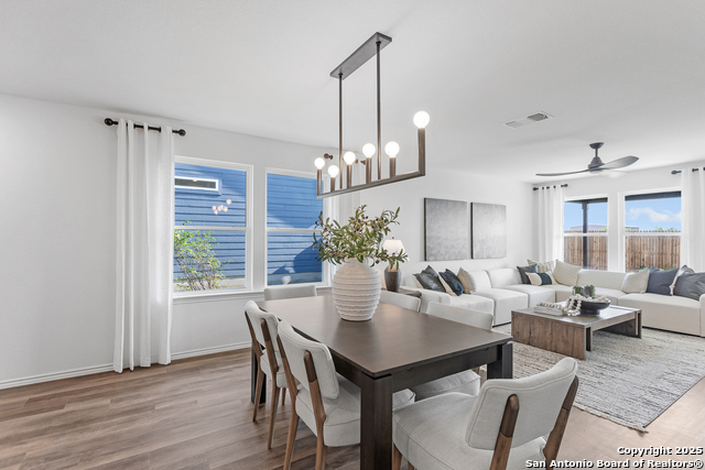 Listing photo id 5 for 4056 Lily Glade Lane