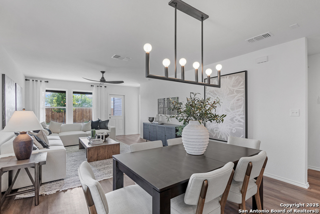 Listing photo id 6 for 4056 Lily Glade Lane
